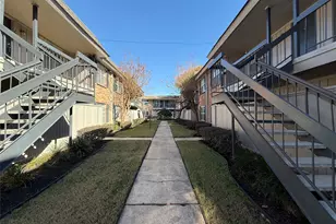 1223 Augusta Dr, Houston, TX 77057 - Photo 2