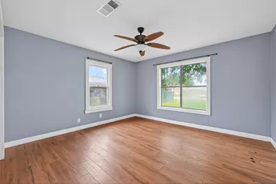 217 N Holly Avenue, Cleveland, TX 77327 - Photo 22