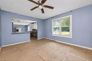 217 N Holly Ave, Cleveland, TX 77327 - Photo 6