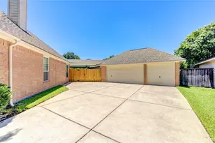 12731 Melvern Ct, Houston, TX 77041 - Photo 8