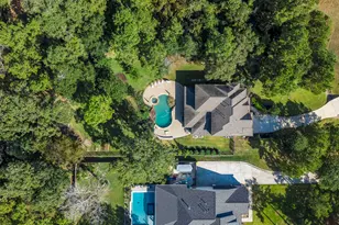 108 Port Au Prince Ct, Montgomery, TX 77316 - Photo 2