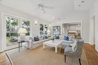 6151 Holly Springs Drive, Houston, TX 77057 - Photo 12