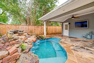 4026 Drummond St, Houston, TX 77025 - Photo 6
