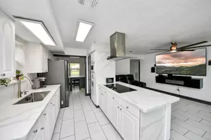 7407 Shiner Ln, Houston, TX 77072 - Photo 10