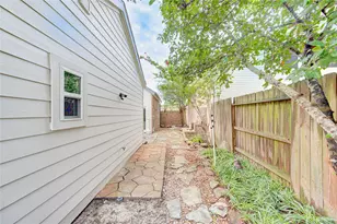 14207 Stokesmount Dr, Houston, TX 77077 - Photo 22