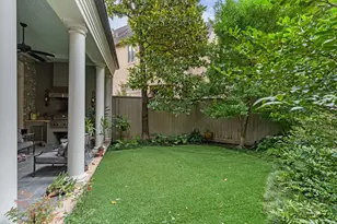 1235 Wynden Commons Ln, Houston, TX 77056 - Photo 40