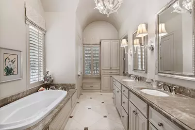 1235 Wynden Commons Lane, Houston, TX 77056 - Photo 24