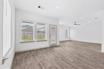 2905 Highgate Hill Lane, Houston, TX 77047 - Photo 12