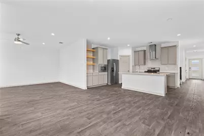 2905 Highgate Hill Lane, Houston, TX 77047 - Photo 2
