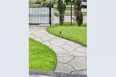 2424 Southmore Boulevard, Houston, TX 77004 - Photo 2