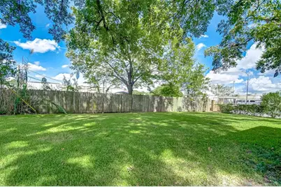 8518 Forum Drive, Houston, TX 77055 - Photo 16