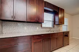 8518 Forum Dr, Houston, TX 77055 - Photo 4