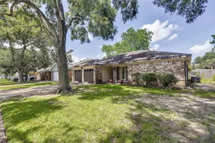 16131 White Star Dr, Houston, TX 77062 - Photo 4