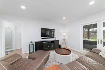 6435 Woodbrook Lane, Houston, TX 77008 - Photo 6