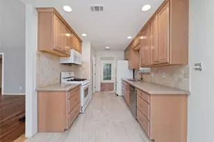 11415 Brook Meadows Ln, Stafford, TX 77477 - Photo 8
