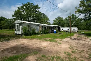 327 Teal Lake Dr, Caldwell, TX 77836 - Photo 2