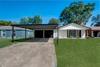 315 Cypress Street, Alvin, TX 77511 - Photo 2