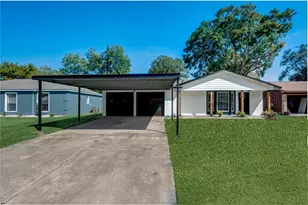 315 Cypress St, Alvin, TX 77511 - Photo 2