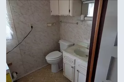 201 S Park Avenue, Iowa Park, TX 76367 - Photo 12