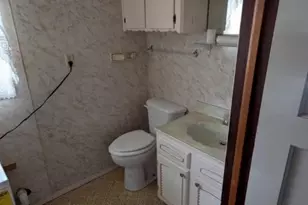 201 S Park Ave, Iowa Park, TX 76367 - Photo 12