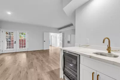 4900 Floyd Street #10, Houston, TX 77007 - Photo 2