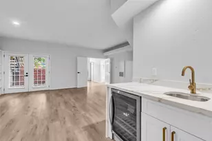 4900 Floyd St, Houston, TX 77007 - Photo 2