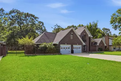 223 Oetken W, Anahuac, TX 77514 - Photo 4