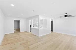 6714 E Bayou Dr, Hitchcock, TX 77563 - Photo 4