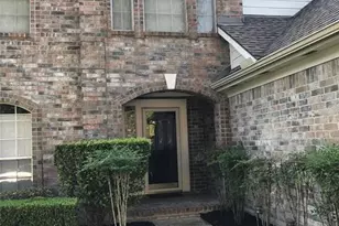 2814 Foxden Dr, Pearland, TX 77584 - Photo 2