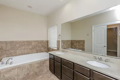 10658 Clearview Villa Place, Houston, TX 77025 - Photo 22