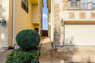 10658 Clearview Villa Place, Houston, TX 77025 - Photo 36