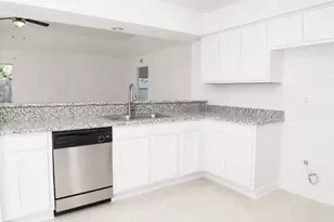 11118 High Star Dr, Houston, TX 77072 - Photo 10