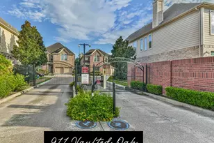 911 Vaulted Oak St, Houston, TX 77008 - Photo 38