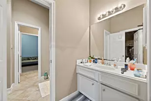 911 Vaulted Oak St, Houston, TX 77008 - Photo 34
