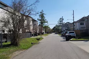 1614 Johanna Dr, Houston, TX 77055 - Photo 48