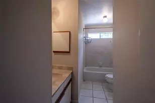 10122 Reedwood Ln, Houston, TX 77036 - Photo 4