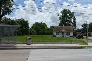 7713 Airline Dr, Houston, TX 77037 - Photo 2