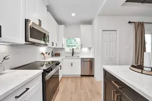 5955 Southseas St, Houston, TX 77033 - Photo 10
