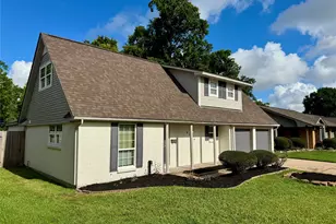 2906 Blueberry Ln, Pasadena, TX 77502 - Photo 2