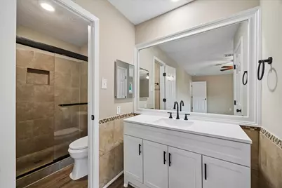9807 Sparrow Street, La Porte, TX 77571 - Photo 2