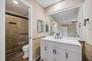 9807 Sparrow St, La Porte, TX 77571 - Photo 2