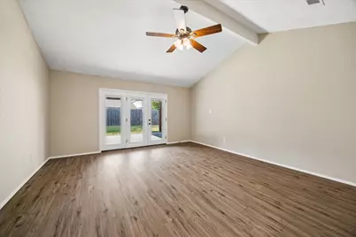 9807 Sparrow Street, La Porte, TX 77571 - Photo 4