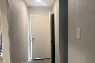 7930 Grove Ridge Dr, Houston, TX 77061 - Photo 10