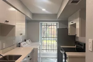 7930 Grove Ridge Dr, Houston, TX 77061 - Photo 8