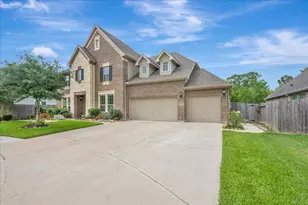 8033 SERENITY Dr, Pearland, TX 77584 - Photo 2