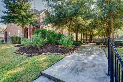 10 Bettina Lane, The Woodlands, TX 77382 - Photo 2