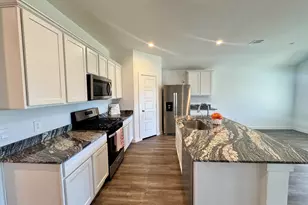 1102 Rayburn Dr, Rosharon, TX 77583 - Photo 4