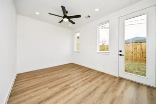 5201 Fairchild St, Houston, TX 77028 - Photo 26