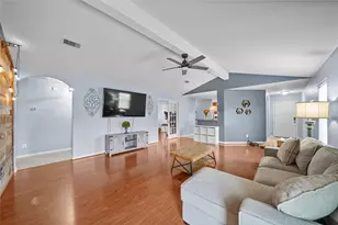 9822 Garnet Springs Dr, Iowa Colony, TX 77583 - Photo 8