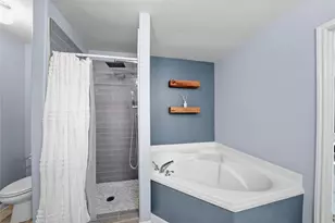 9822 Garnet Springs Dr, Iowa Colony, TX 77583 - Photo 16